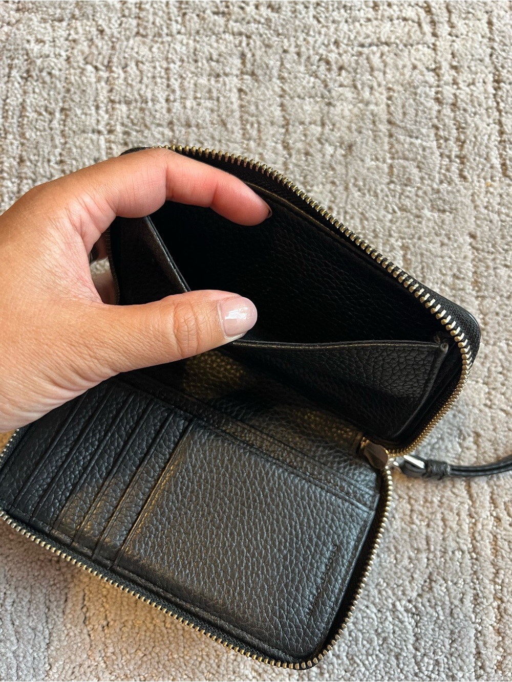Marc Jacobs Black Pebbled Leather Wristlet Wallet with Strap - Picture 10 of 11